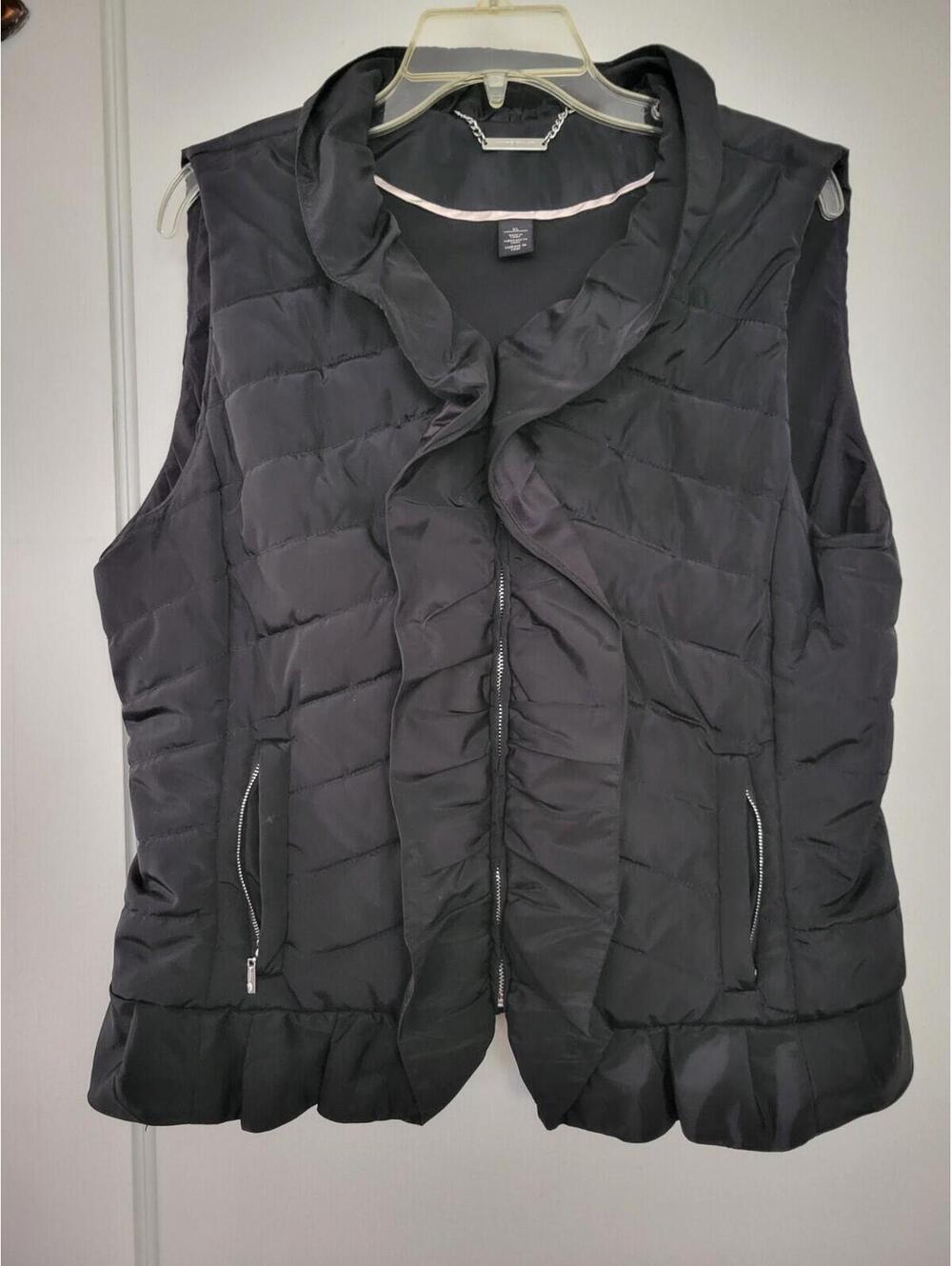 WHBM Women’s XL Black Quilted Puffer Vest Zip Front Ruffle Trim